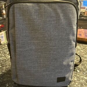 Herschel Kaslo travel daypack tech 20 litre